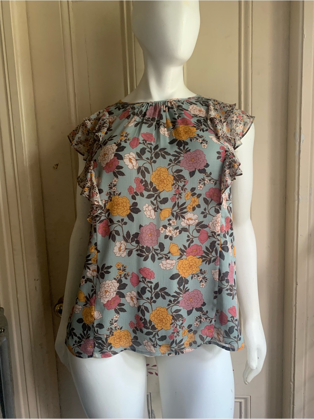 NWT DR2 Floral Flutter-Sleeve Blouse in Sage Green with Yellow & Pink Blooms